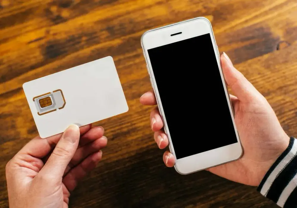 Dans quel sens mettre une carte sim pour éviter les erreurs d'insertion